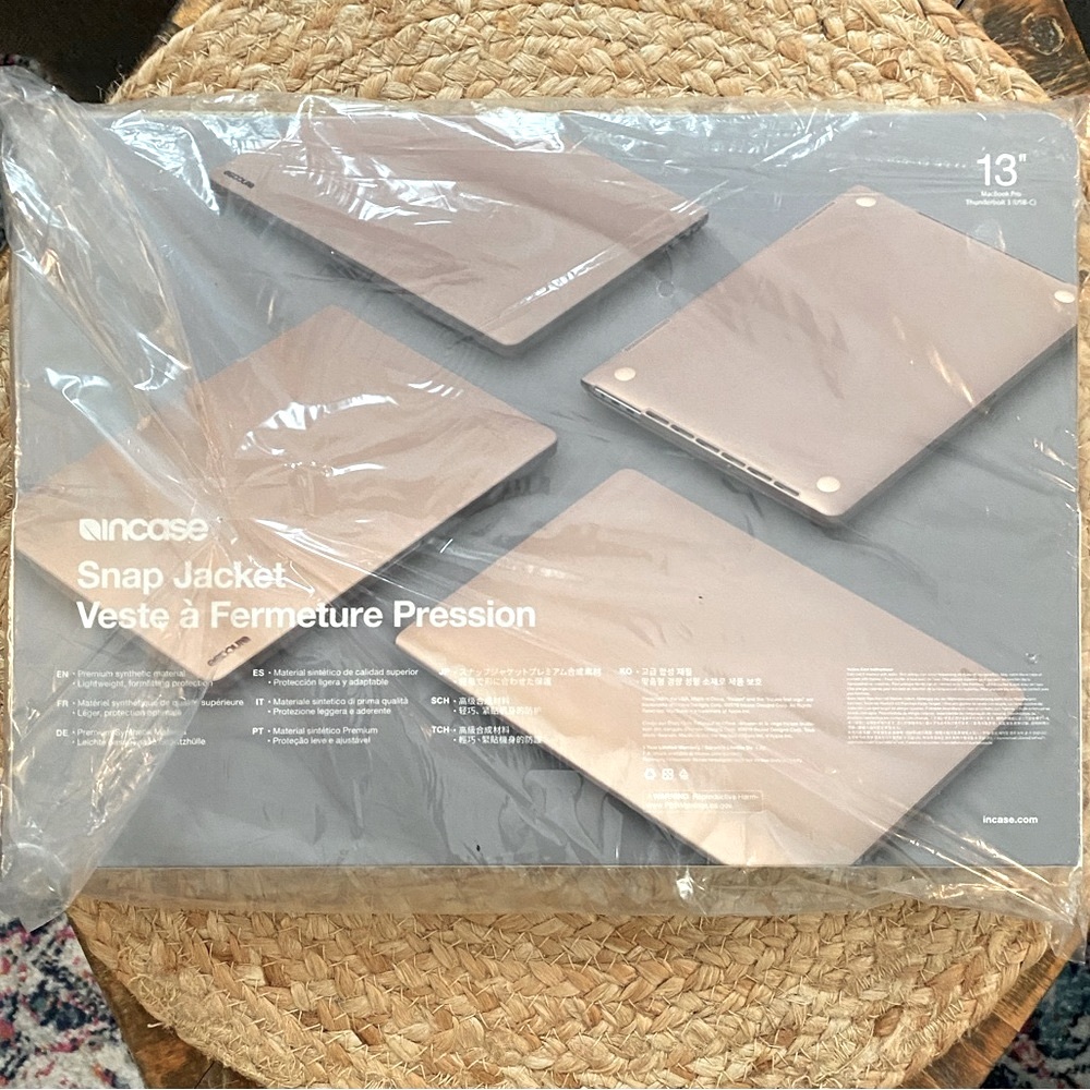 Incase 13" MacBook Pro Snap On Case